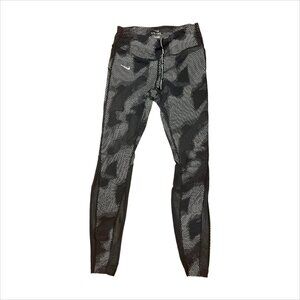 Nike Dri-FIT Black Geometric Camo Leggings | Size S